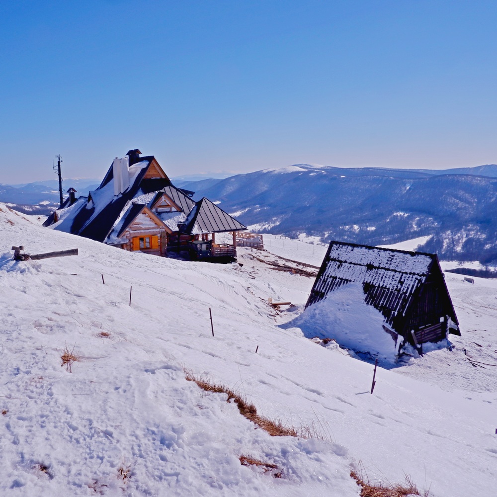 Chatka Puchatka na Połoninie Wetlińskiej w Bieszczadach