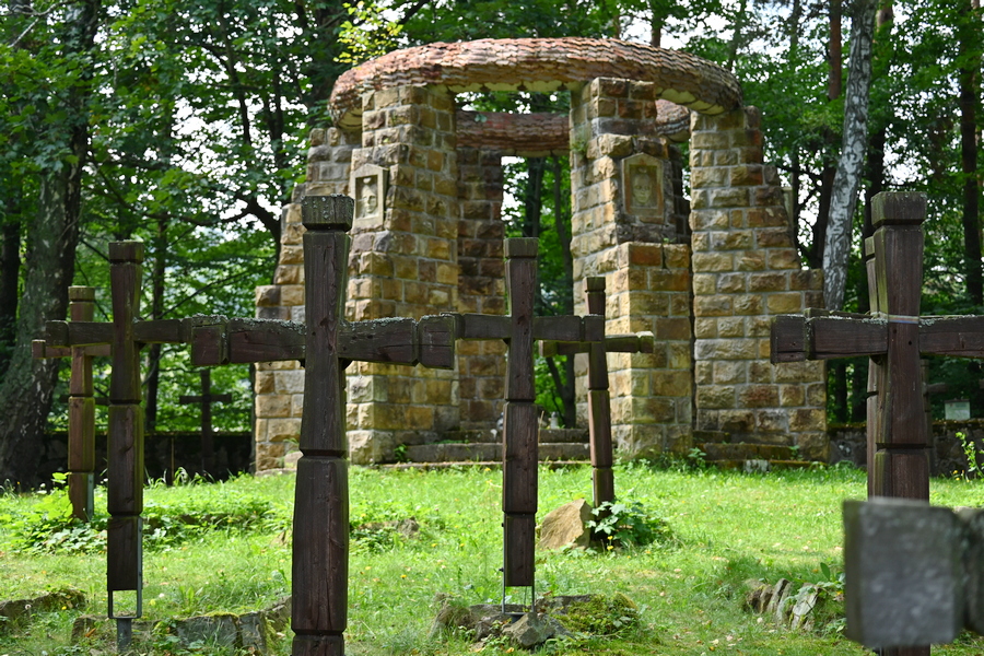 cmentarz z I wojny światowej w Krempnej w Beskidzie Niskim