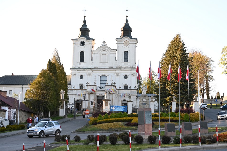Sanktuarium św. Jana z Dukli i klasztor oo. Bernardyn&oacute;w
