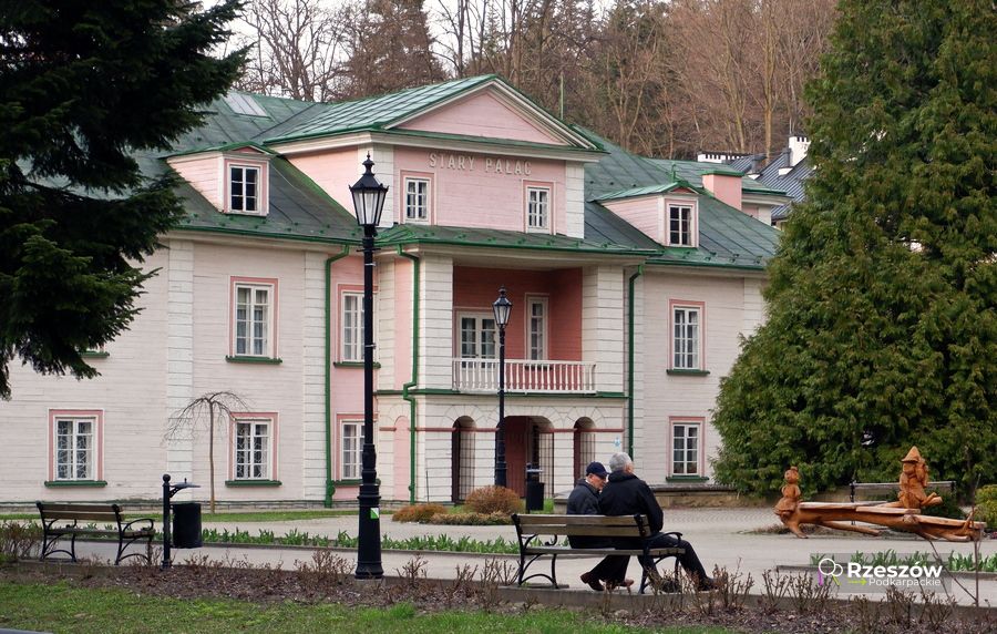 Stary Pałac Załuskich w Iwoniczu-Zdrój