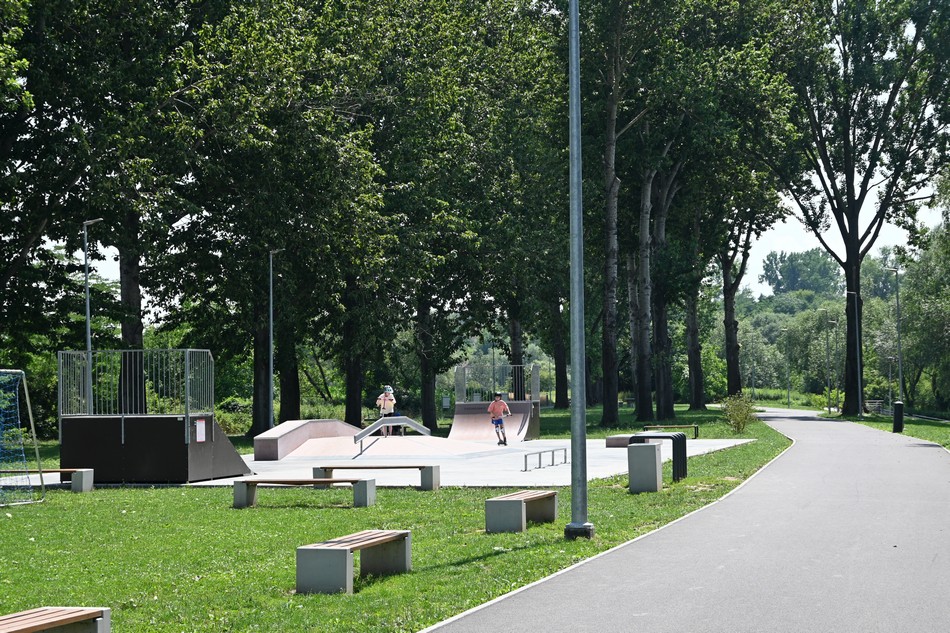 skatepark na bulwarach nad Sanem