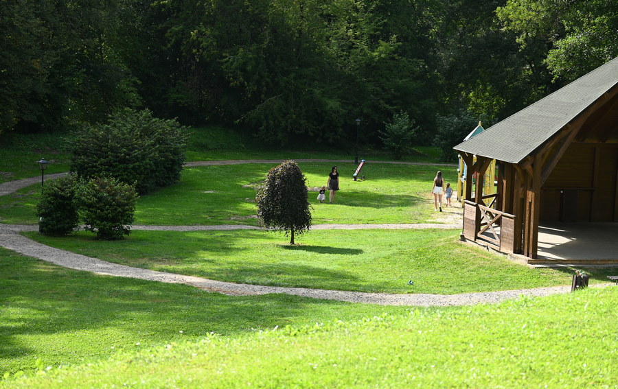 park, altana i wypoczynek